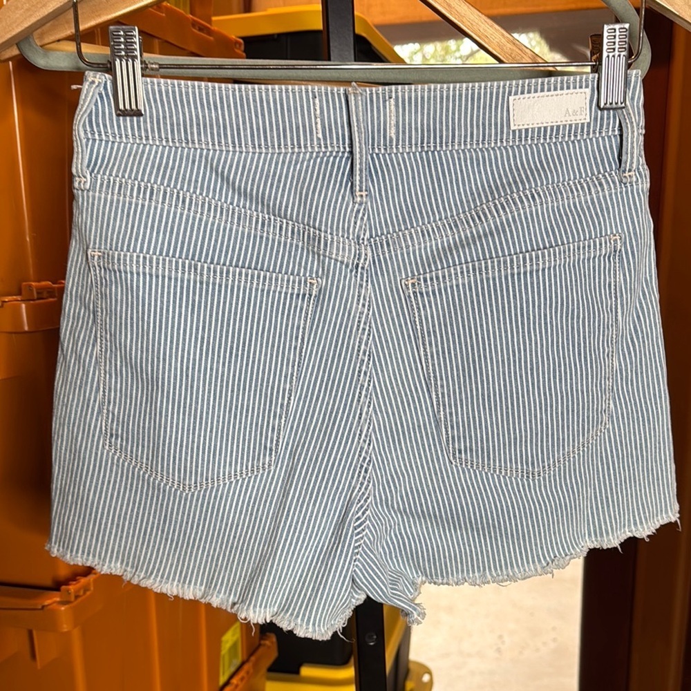 Abercrombie & Fitch Simone High Rise Striped Denim Shorts Blue White Size 26 - Picture 6 of 11